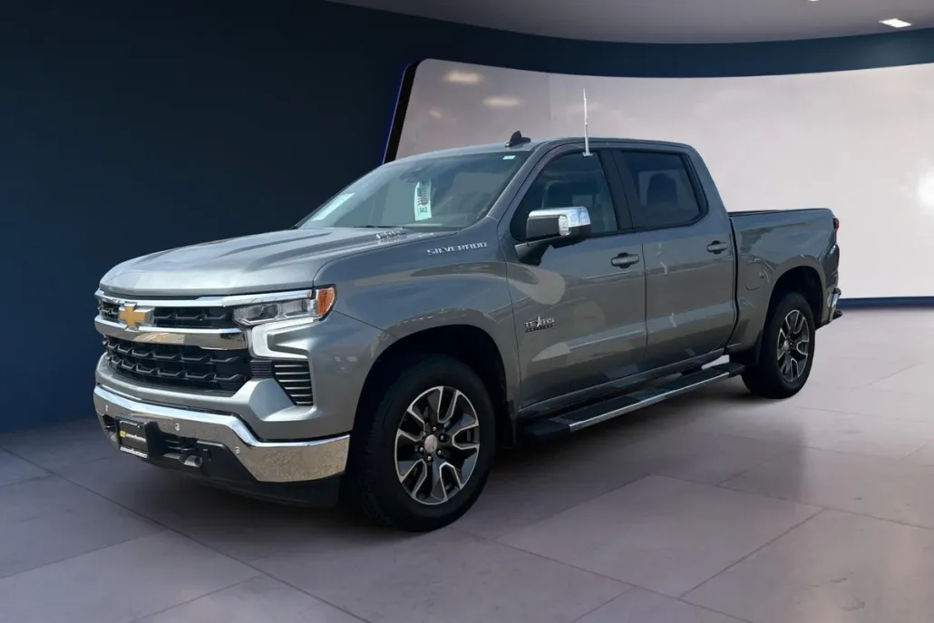 2025 Chevrolet Silverado 1500 LT photo 1