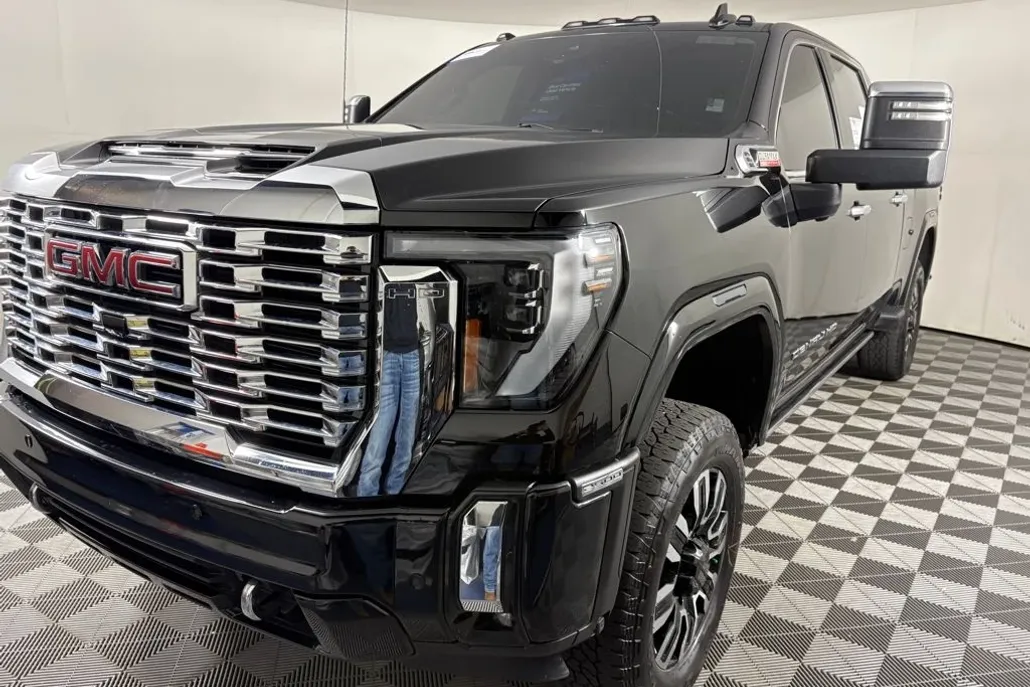 2024 Gmc Sierra 2500 HD Denali photo 1