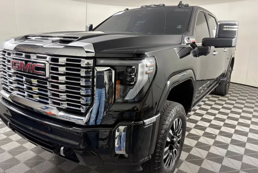 2024 Gmc Sierra 2500 HD Denali photo 1