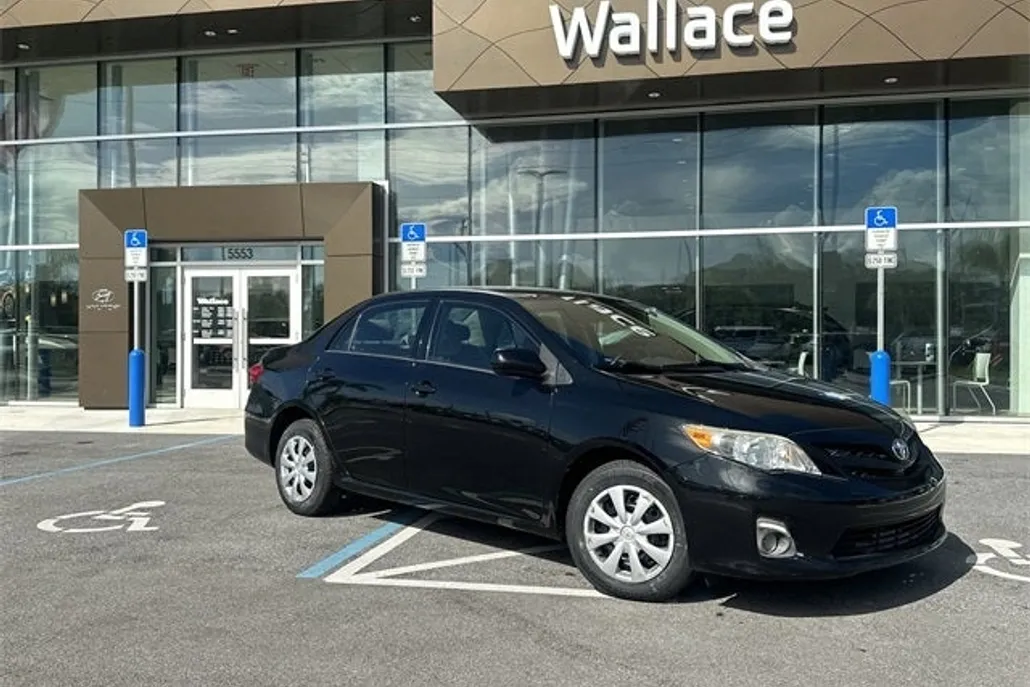 2013 Toyota Corolla Base photo 1