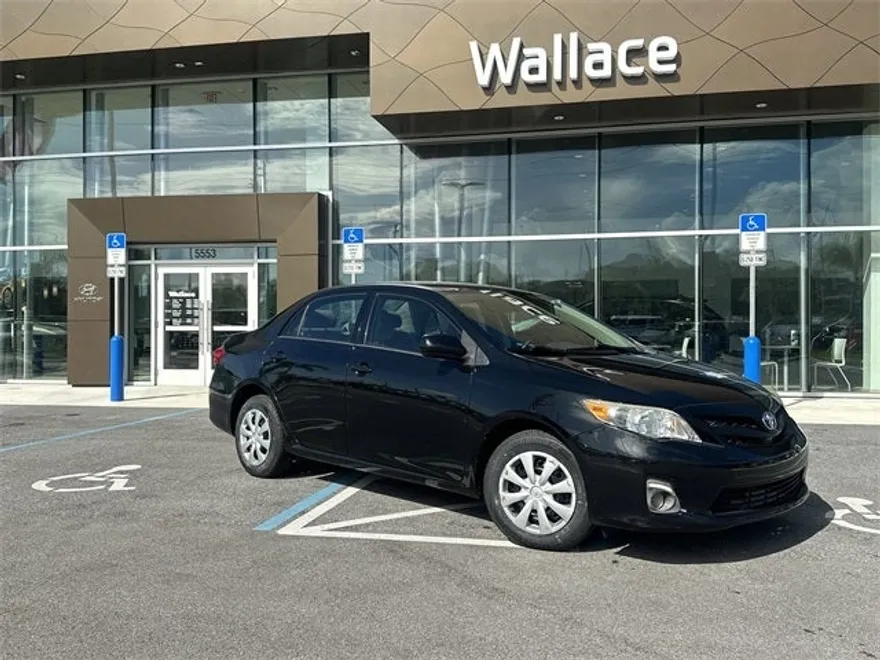 2013 Toyota Corolla Base photo 1