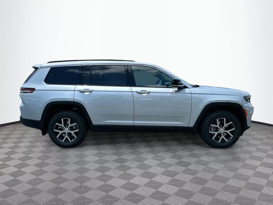 2025 Jeep Grand Cherokee Limited photo 1