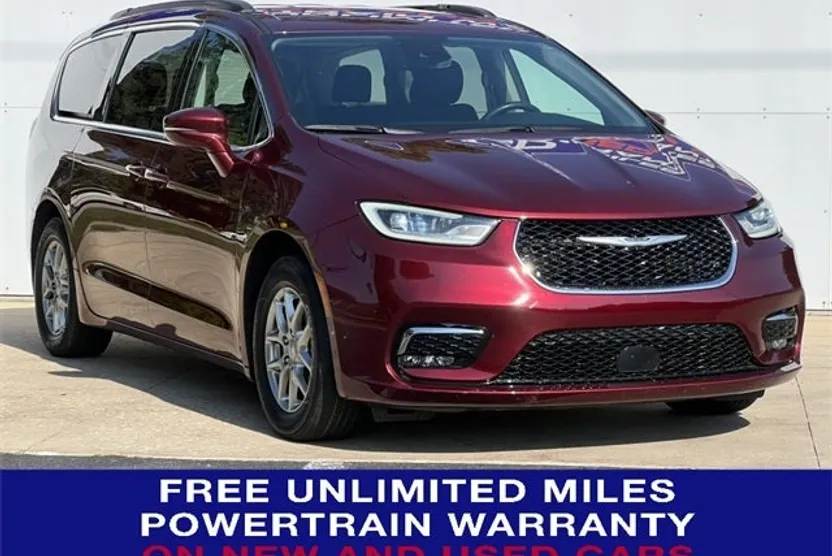 2021 Chrysler Pacifica Touring photo 1