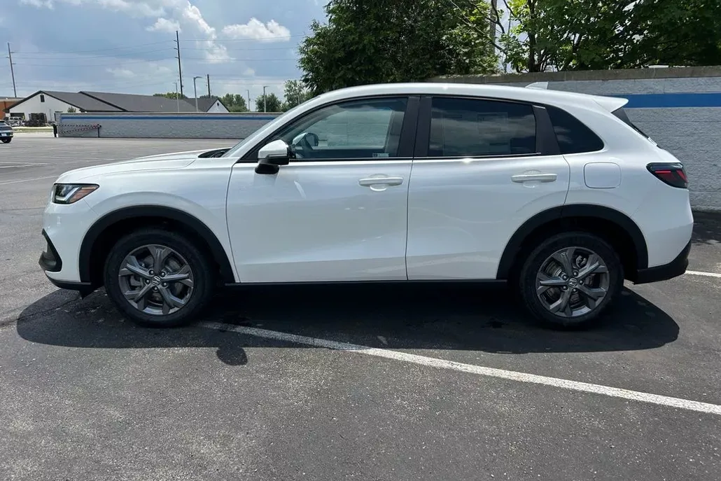 2026 Honda HR-V LX photo 1