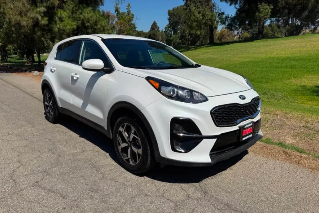 2022 Kia Sportage LX photo 1