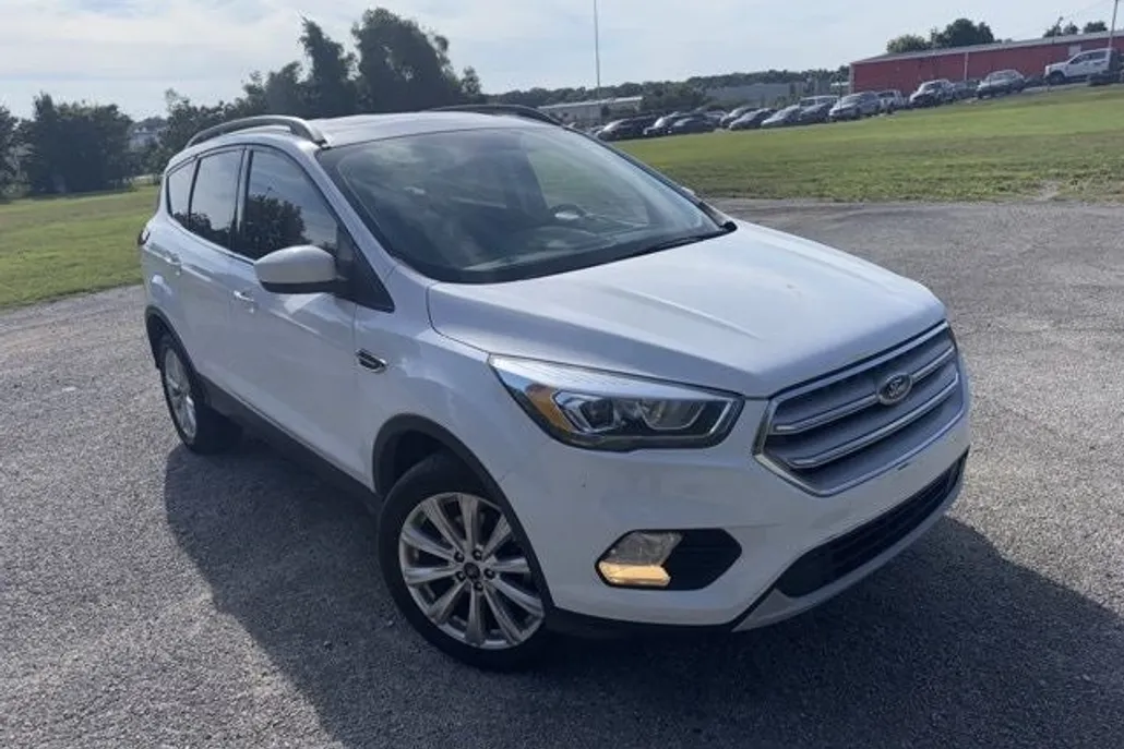2019 Ford Escape SEL photo 1
