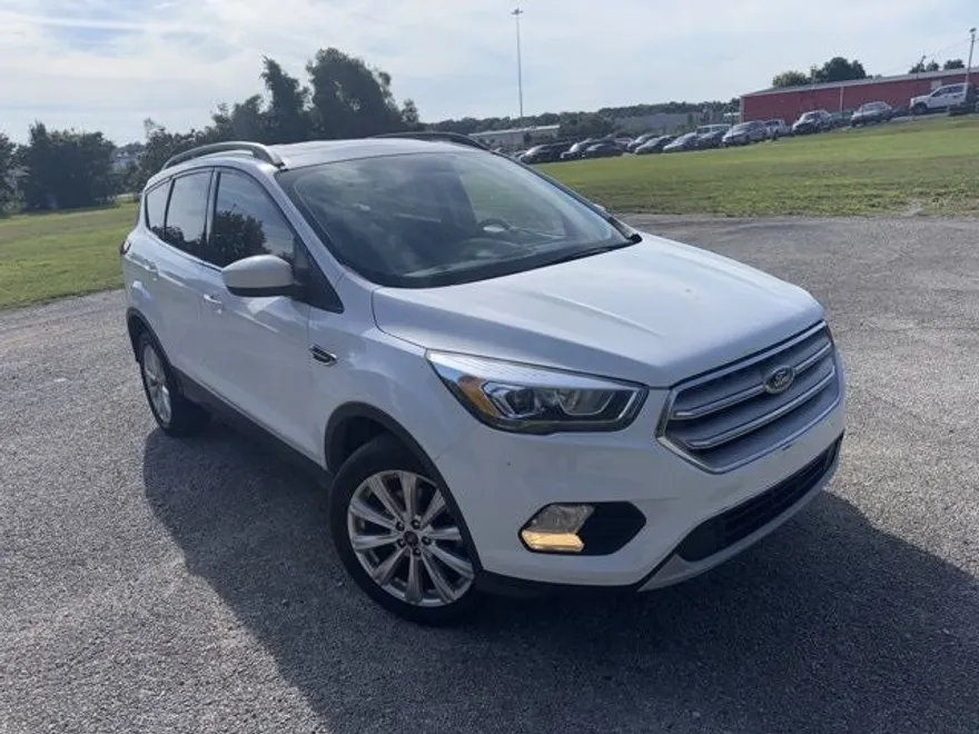 2019 Ford Escape SEL photo 1