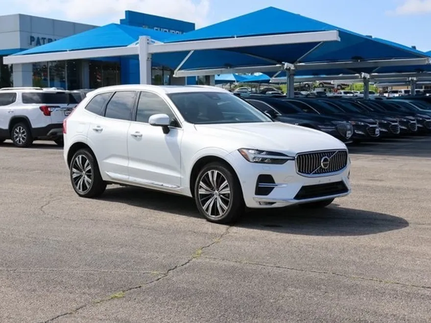 2023 Volvo XC60 B5 Plus photo 1