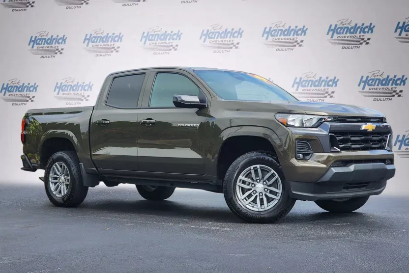 2024 Chevrolet Colorado LT photo 1