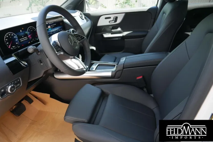 2026 Mercedes Benz GLA 250 4MATIC photo 1