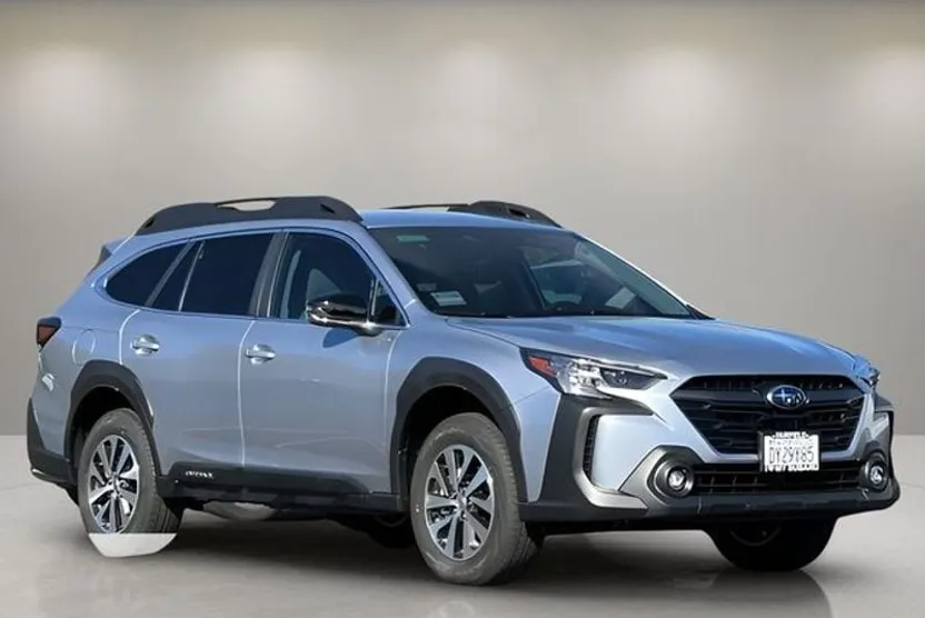 2025 Subaru Outback Premium photo 1