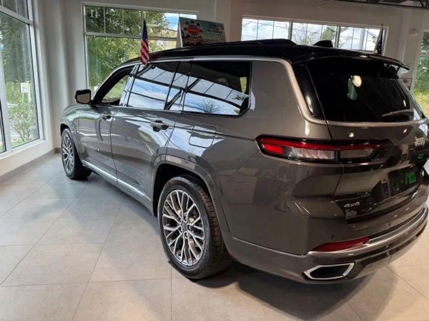 2025 Jeep Grand Cherokee L Summit Reserve photo 1