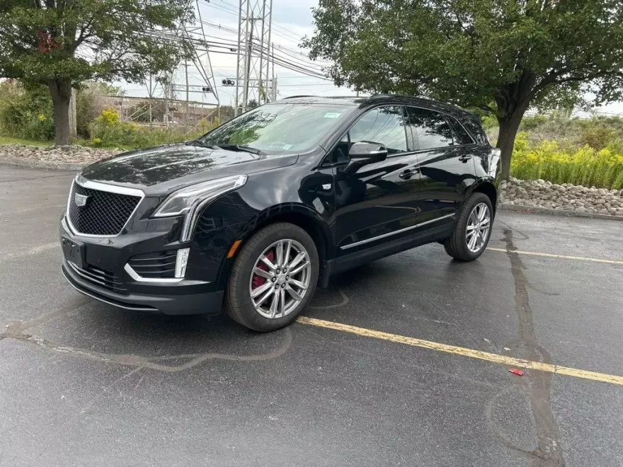 2023 Cadillac XT5 Sport photo 1