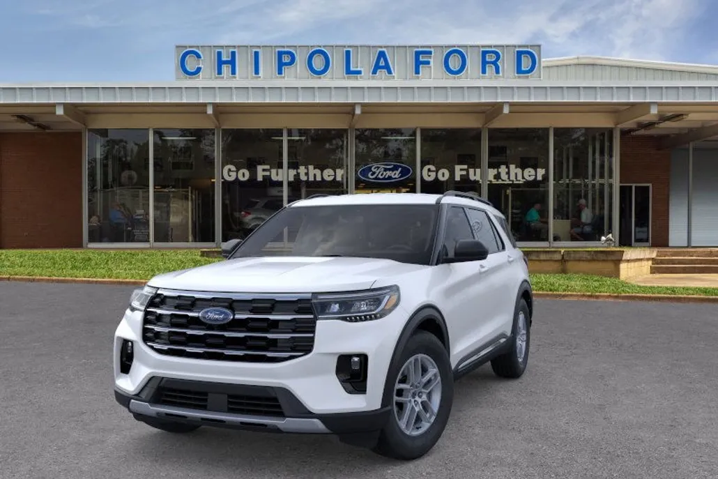 2025 Ford Explorer photo 1