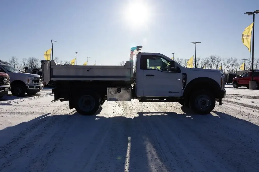 2024 Ford F-550 XL photo 1