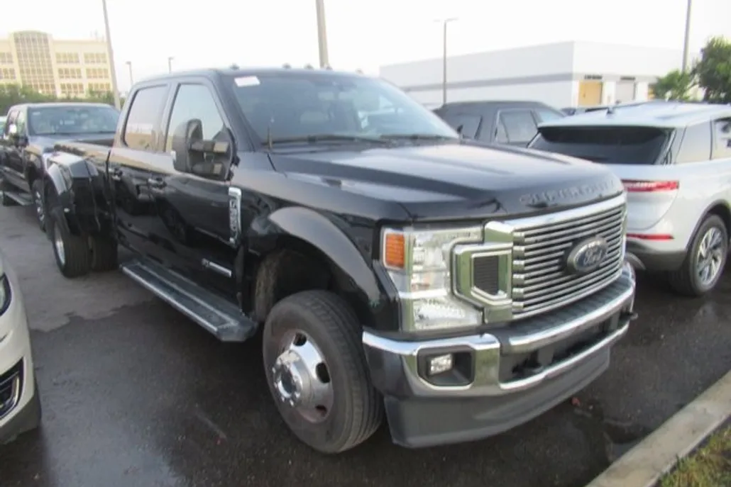 2022 Ford F-350 Lariat photo 1