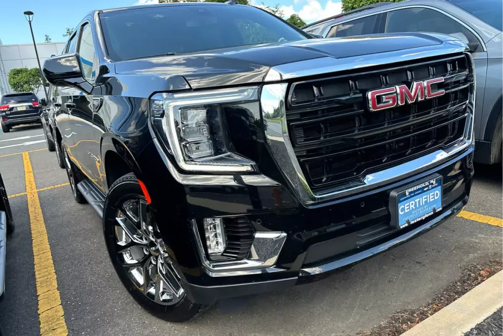 2022 Gmc Yukon SLE photo 1