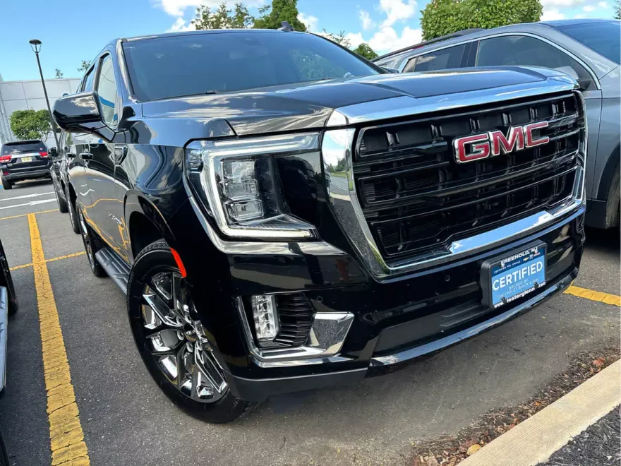 2022 Gmc Yukon SLE photo 1