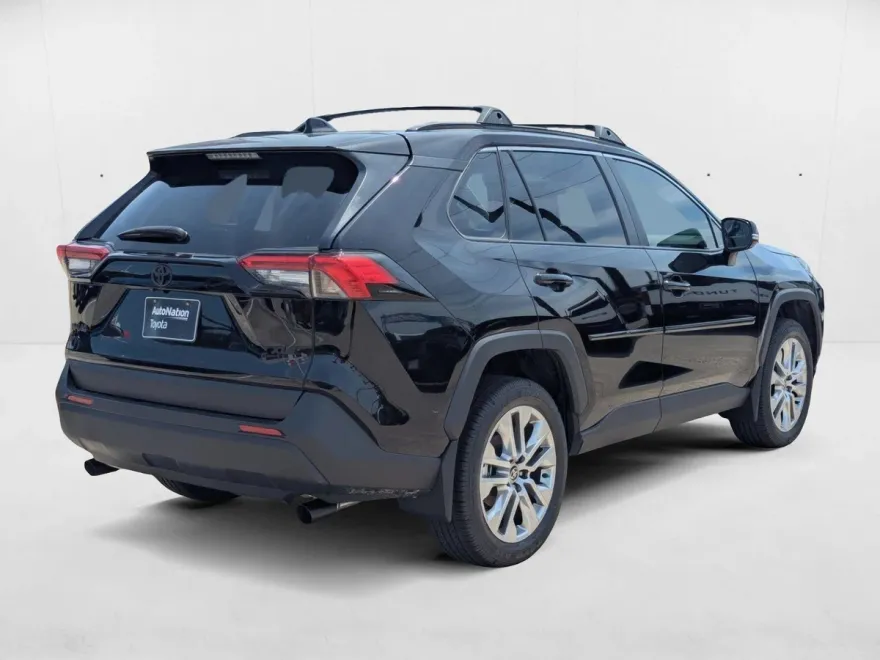 2025 Toyota RAV4 XLE Premium photo 1