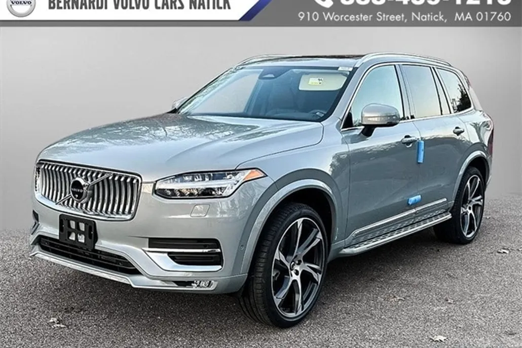 2024 Volvo XC90 Plus photo 1