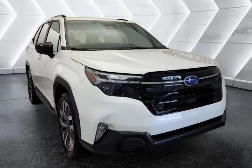 2025 Subaru Forester Touring photo 1