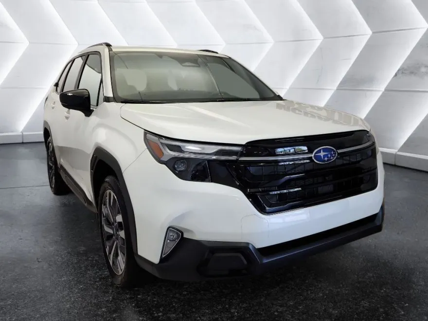 2025 Subaru Forester Touring photo 1