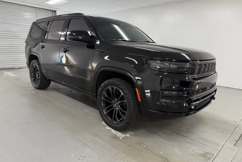 2022 Jeep Grand Wagoneer II Obsidian photo 1