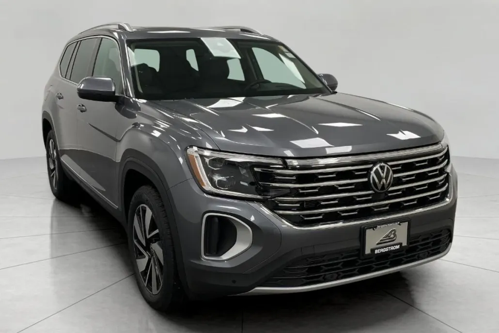 2025 Volkswagen Atlas SEL photo 1