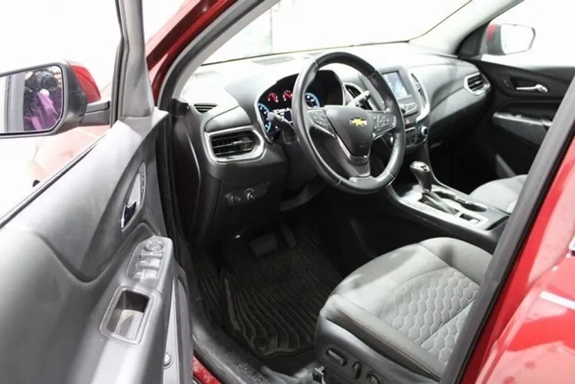 2018 Chevrolet Equinox LT photo 1