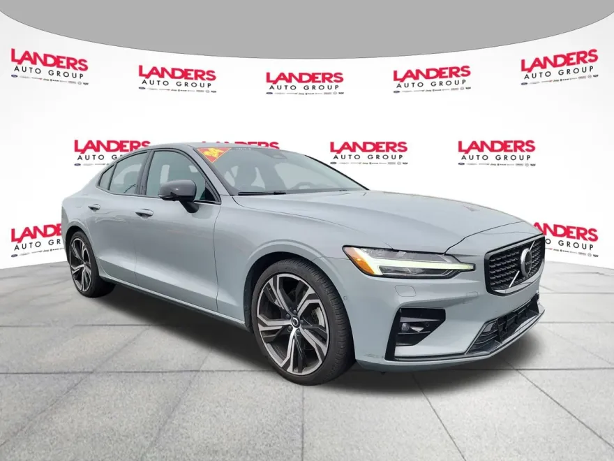 2024 Volvo S60 B5 Plus photo 1