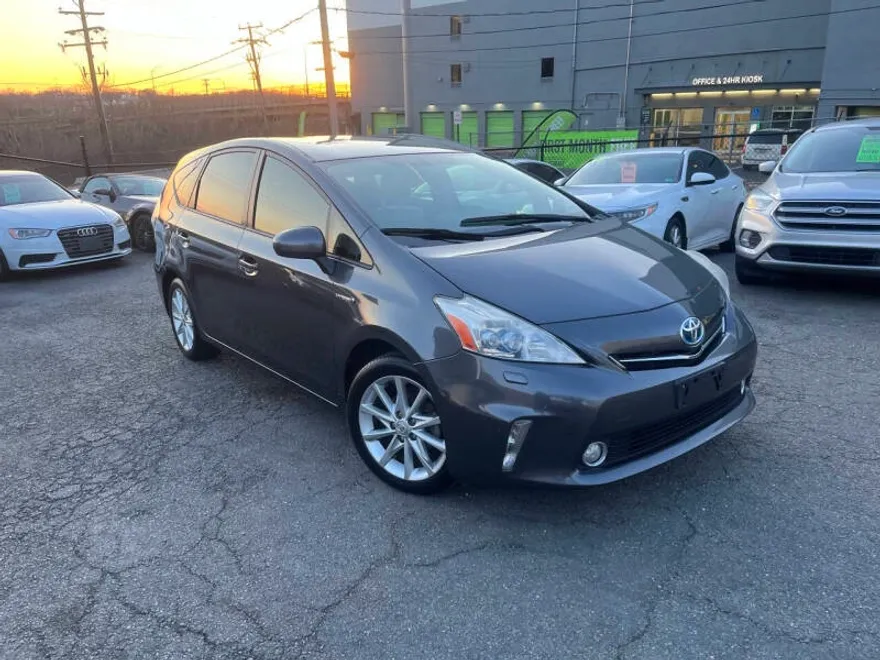 2012 Toyota Prius V Five photo 1