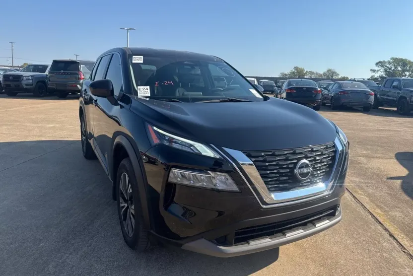 2023 Nissan Rogue SV photo 1