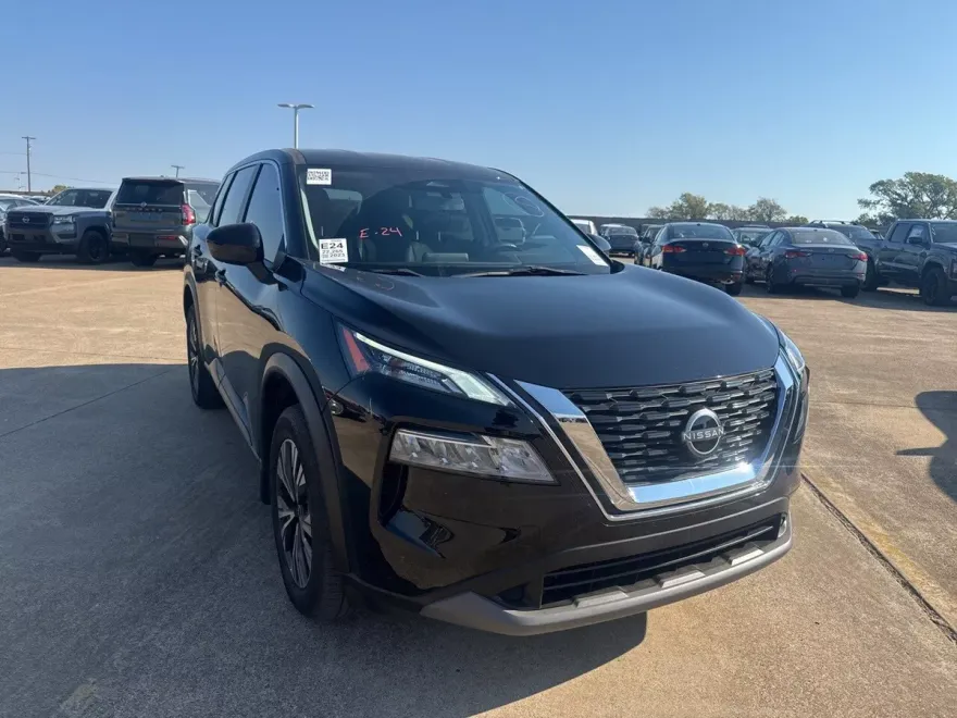 2023 Nissan Rogue SV photo 1