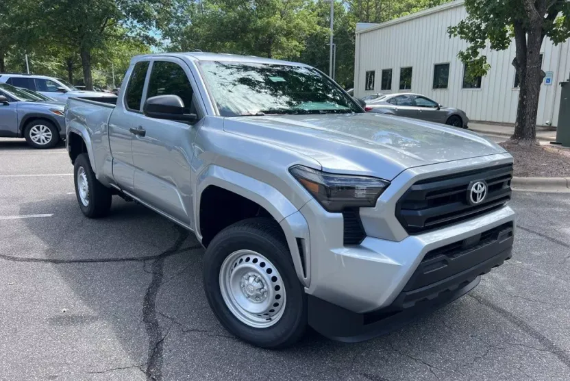 2025 Toyota Tacoma SR XtraCab photo 1