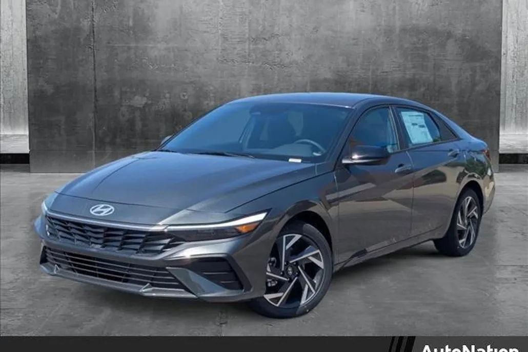 2025 Hyundai Elantra SEL Sport photo 1