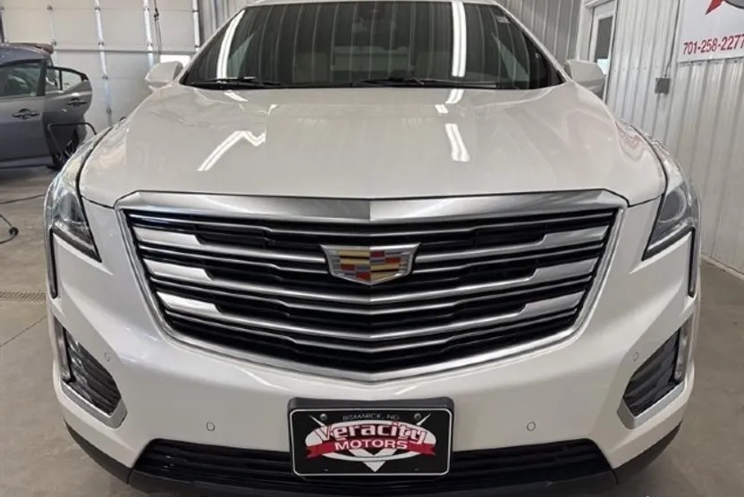 2018 Cadillac XT5 Luxury photo 1
