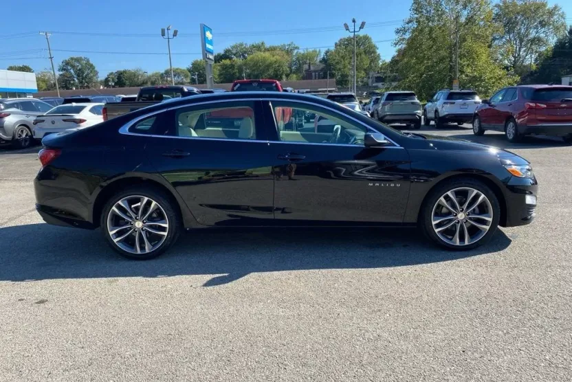 2024 Chevrolet Malibu Premier 2LT photo 1