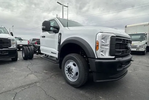 2025 Ford F-550 photo 1