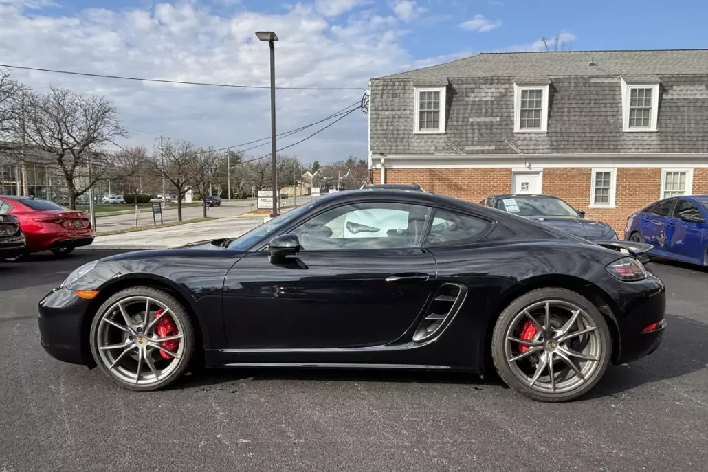 2024 Porsche Cayman S photo 1