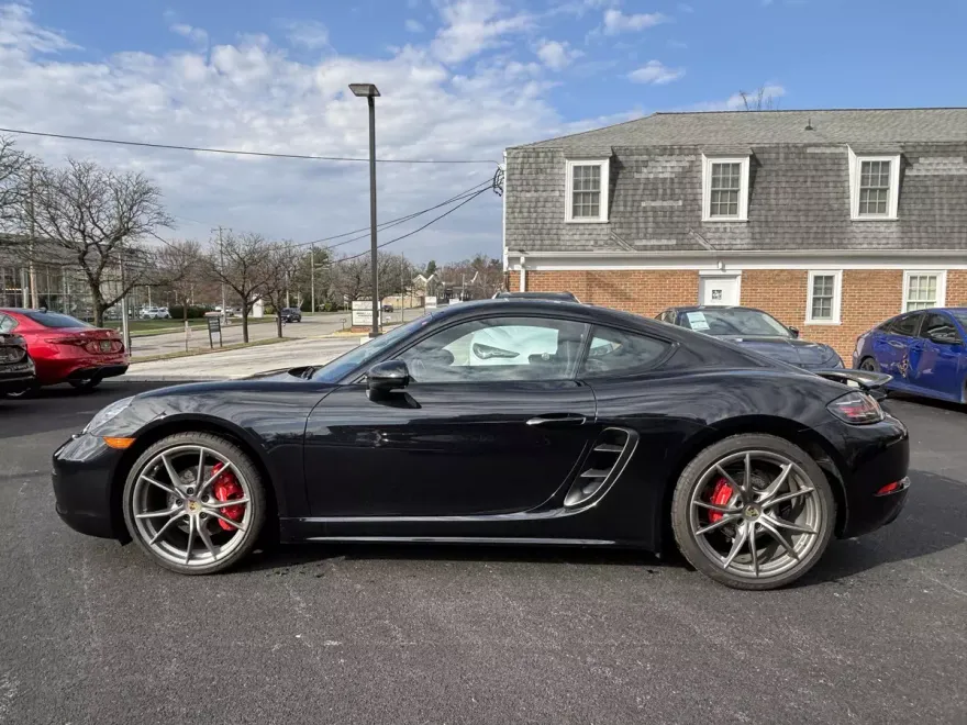 2024 Porsche Cayman S photo 1