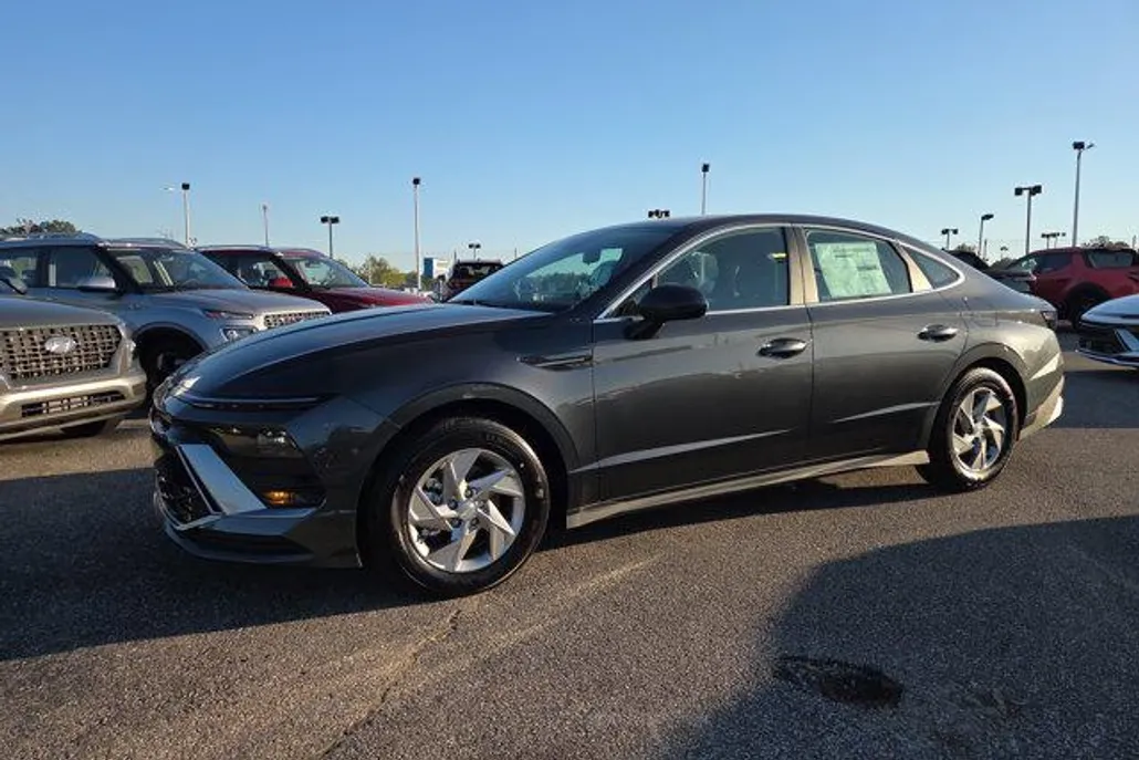2026 Hyundai Sonata SE photo 1