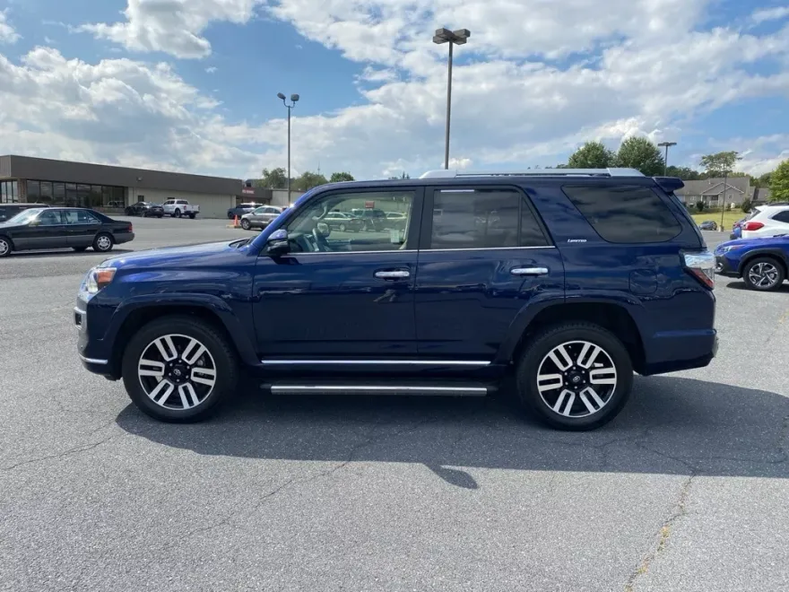 2024 Toyota 4Runner Limited photo 1