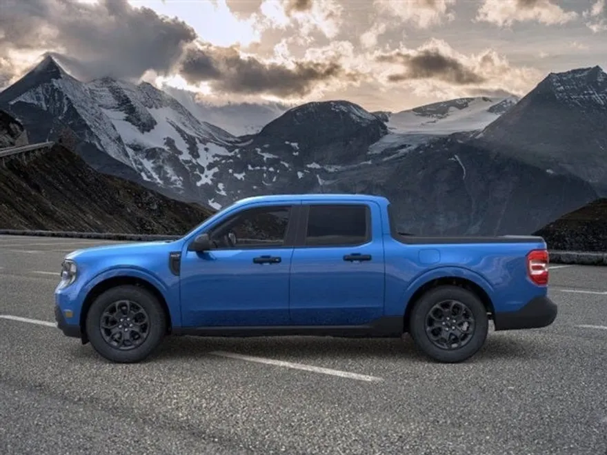 2025 Ford Maverick XLT photo 1