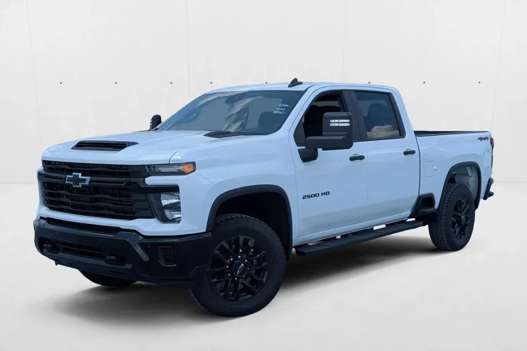 2025 Chevrolet Silverado 2500HD Custom photo 1