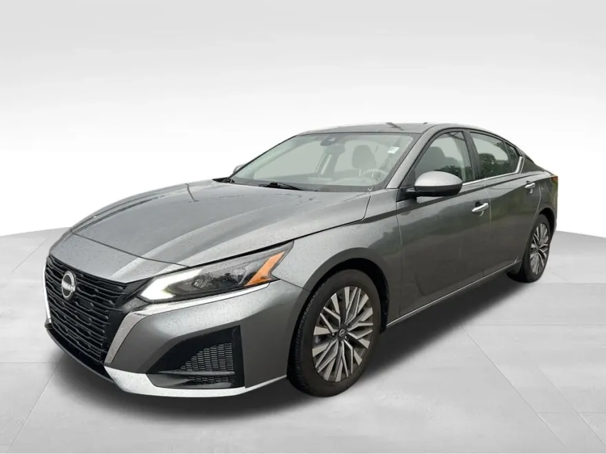 2023 Nissan Altima 2.5 SV photo 1