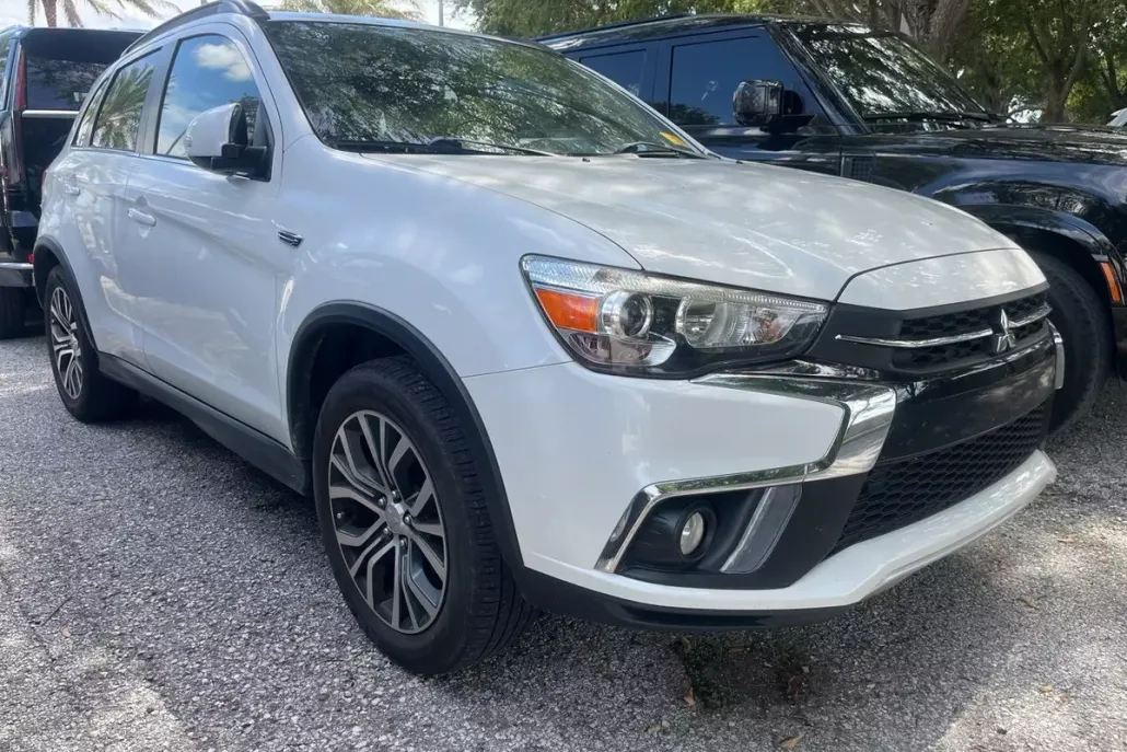 2018 Mitsubishi Outlander Sport SEL photo 1