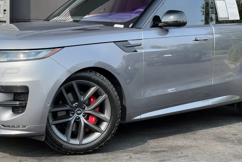2023 Land Rover Range Rover Sport SE photo 1