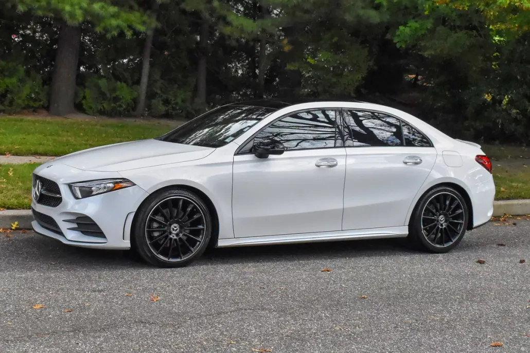 2021 Mercedes Benz A 220 photo 1