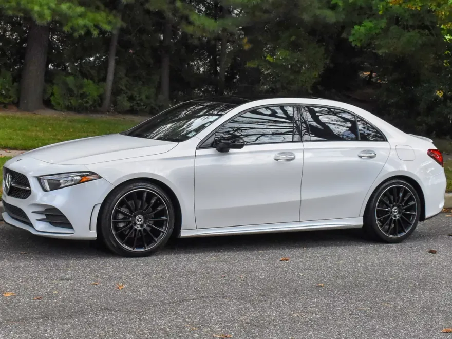 2021 Mercedes Benz A 220 photo 1