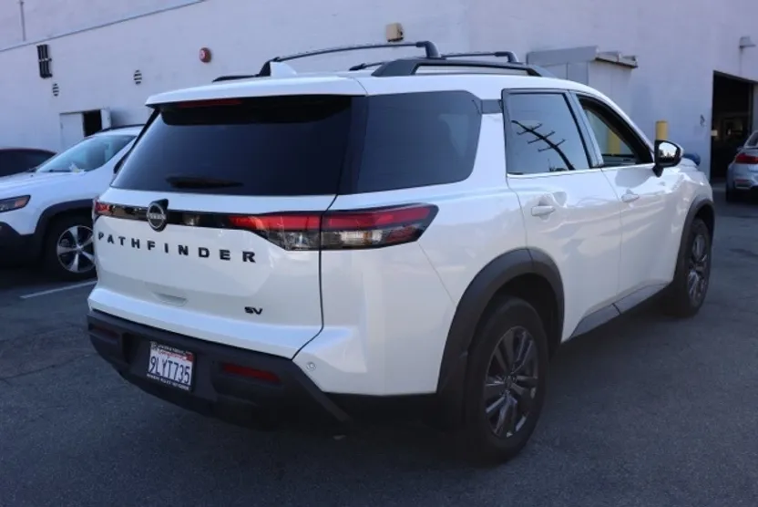 2024 Nissan Pathfinder SV photo 1